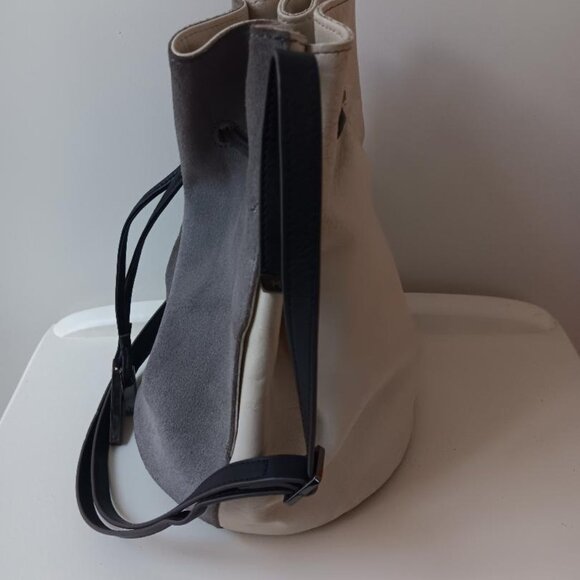 Halston Heritage leather bucket bag - Picture 4 of 7